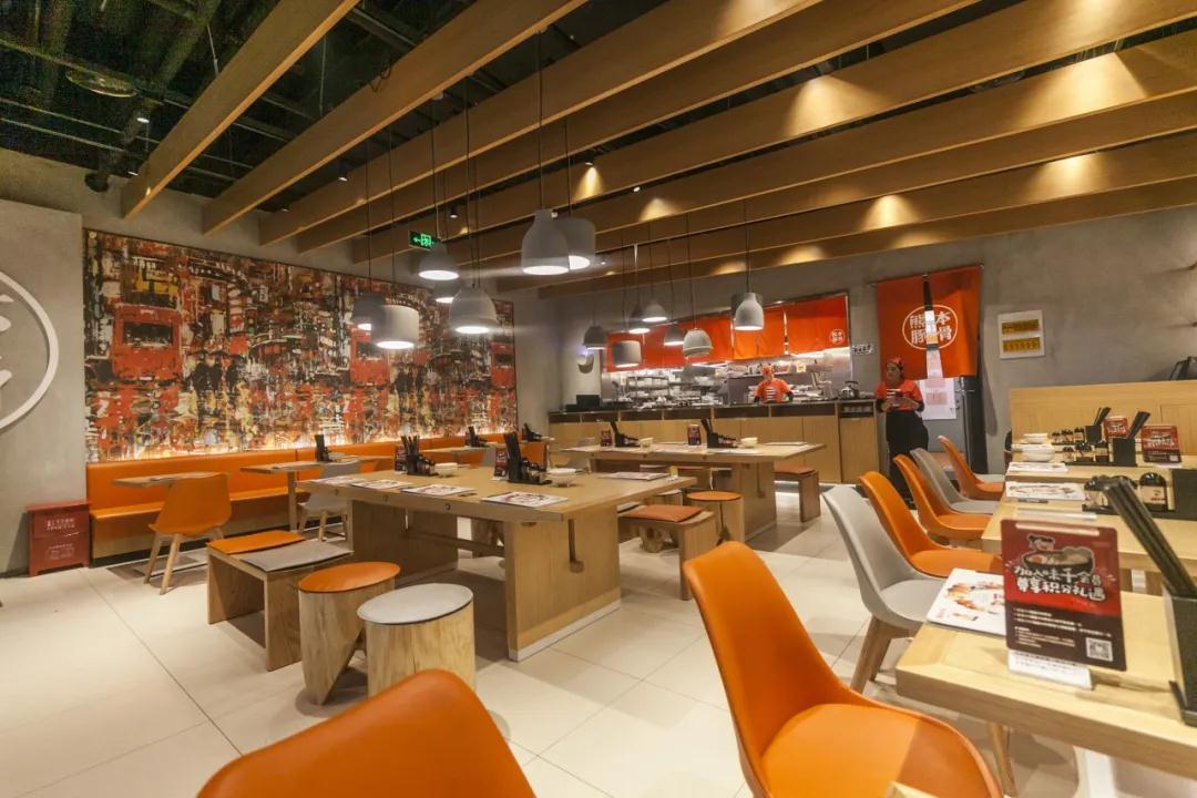 餐飲店的設計要具有特點，要與其總體裝修設計風格相匹配